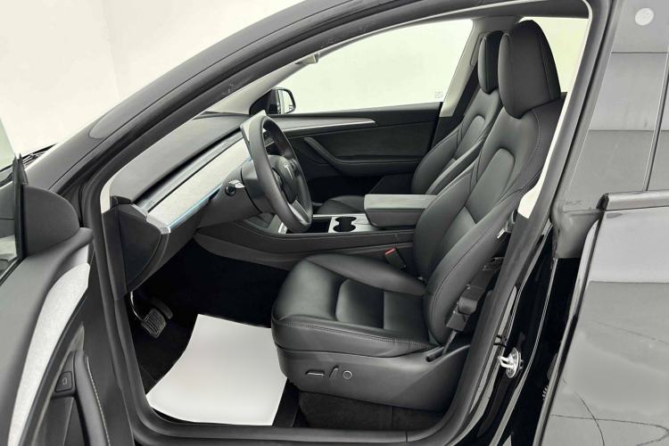 Used Tesla Model Y 2023 Rear-Wheel-Drive Version
