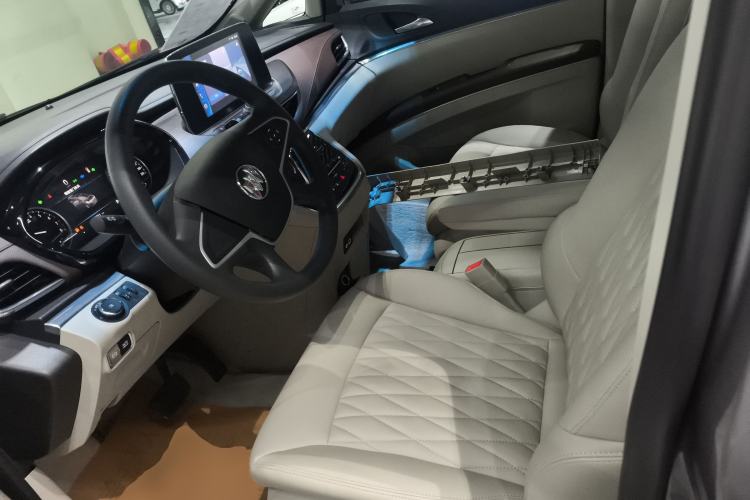 Used Buick GL8 2023 Land Executive Class Comfort Model
