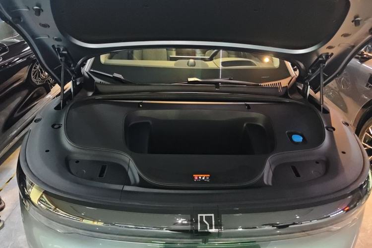 Used Zeekr 7X 2025 100 kWh Long-Range Rear-Wheel Drive with Intelligent Driving Features
