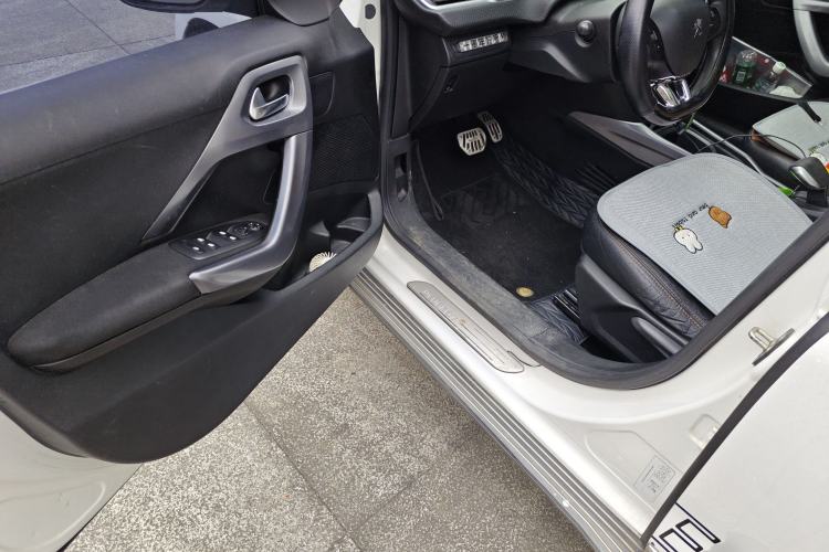 Used Peugeot 2008 2014 1.6L Automatic Fashion Edition