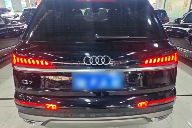 Used Audi Q7 2021 55 TFSI quattro S line Sport model