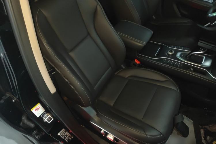 Used Wey VV6 2021 2.0T Two-Wheel Drive Smart Plus
