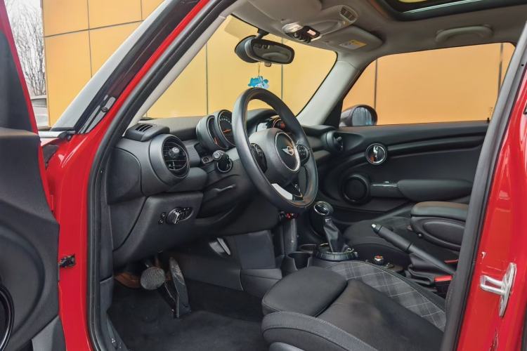 Used MINI MINI 2016 1.5T COOPER Five-Door Edition