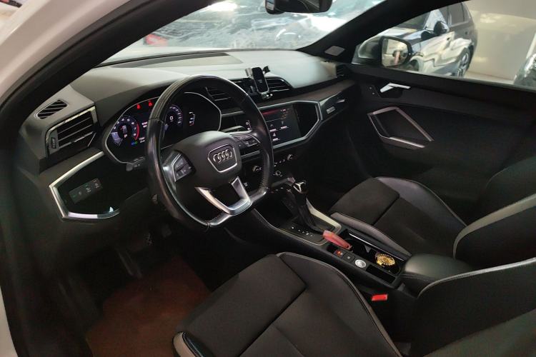 Used Audi Q3 2021 35 TFSI Fashion Dynamic Model
