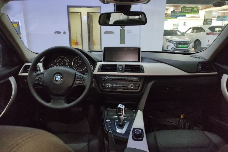 Used BMW 3 Series 2015 316Li Fashion Model
