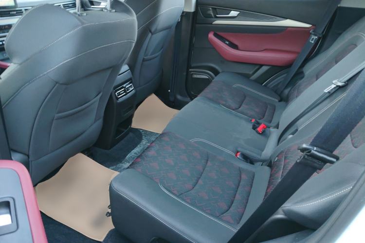 Used JETOUR X70 2023 1.5T DCT Beyond PRO Edition 5-Seater
