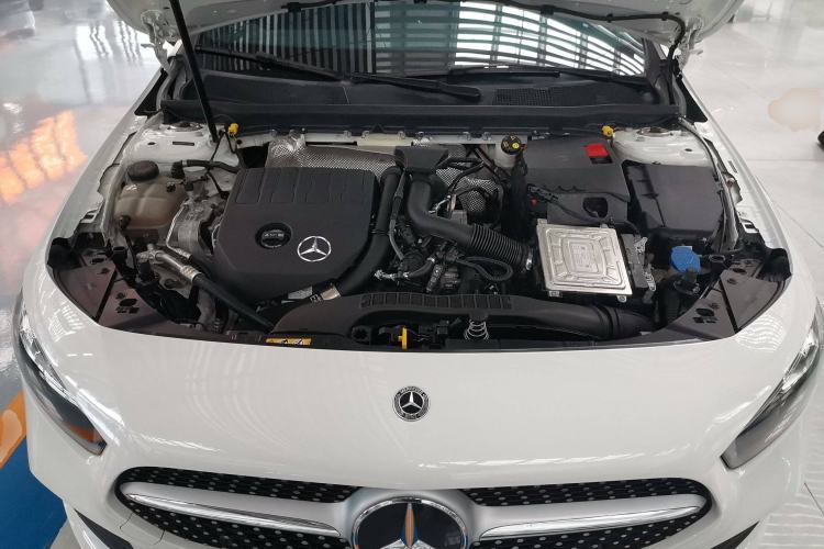 Used Mercedes-Benz A-Class 2022 Revised Version A 200 L Sport Sedan Fashionable Style
