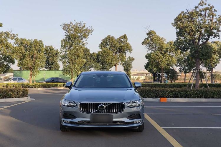 Used Volvo S90 2018 T4 Zhiyuan Edition
