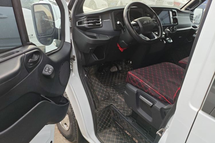 Used JMC Fushun 2023 2.0T Automatic Mid-Range High-Roof Commercial Multi-Purpose 7-Seater Passenger Vehicle
