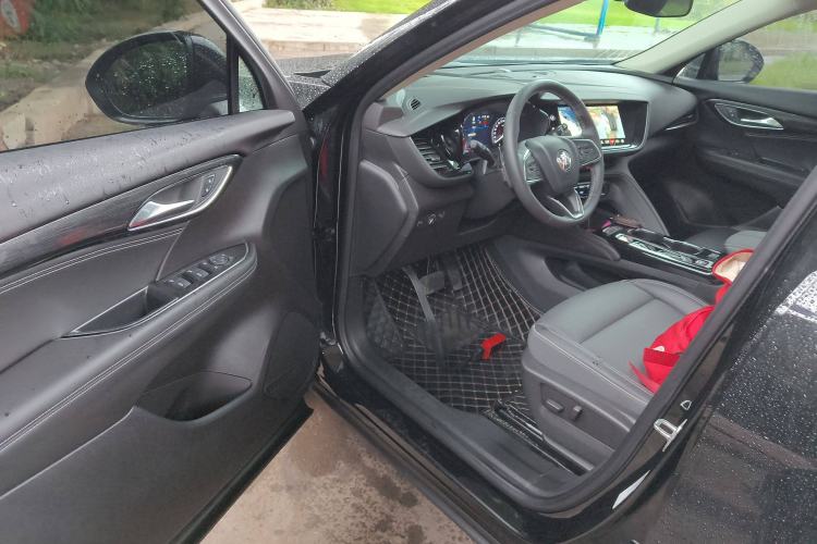 Used Buick Envision 2022 Encore S 552T Two-Wheel-Drive Luxury Model
