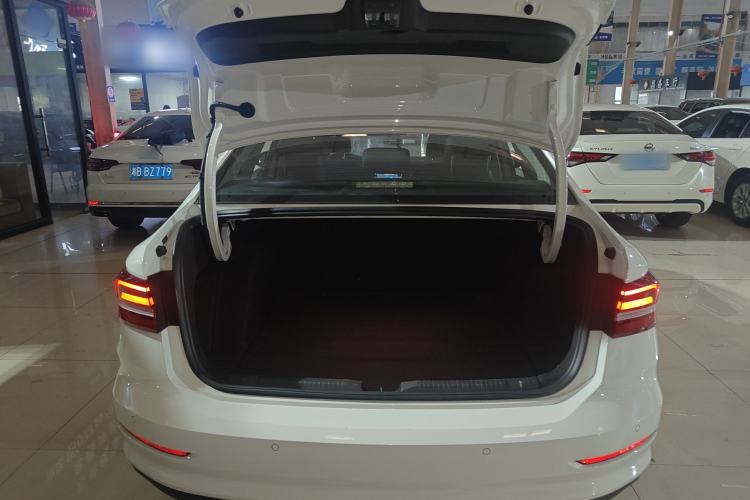 Used Volkswagen Lavida 2022 1.5L Automatic Fashion Edition