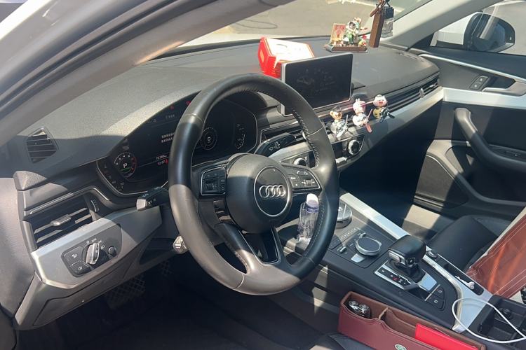 Used Audi A4L 2018 30th Anniversary Edition 40 TFSI Fashion Model
