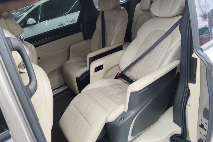 Used Buick GL8 2022 ES Land Cruiser 653T Luxury Model
