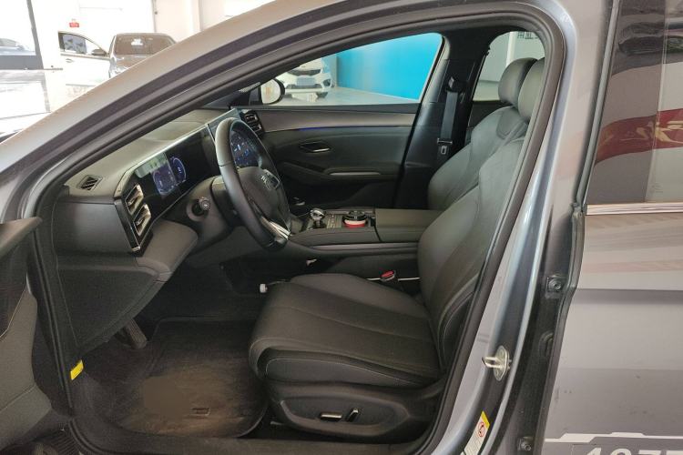 Used BYD Qin L 2024 DM-i 120KM Excellence Model
