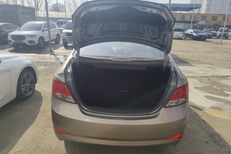 Used Hyundai Verna (older generation) 2016 1.4L Manual Smart GLS Trim