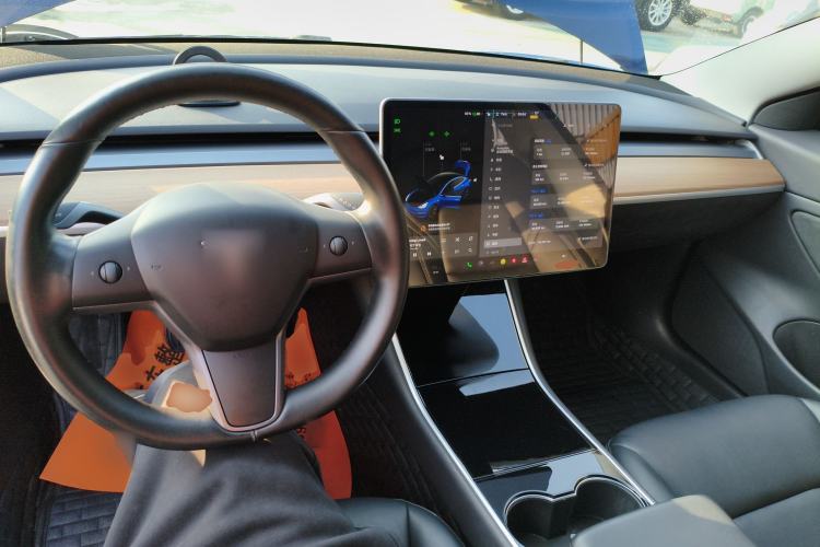 Used Tesla Model 3 2019 Long-Range Rear-Wheel-Drive Version
