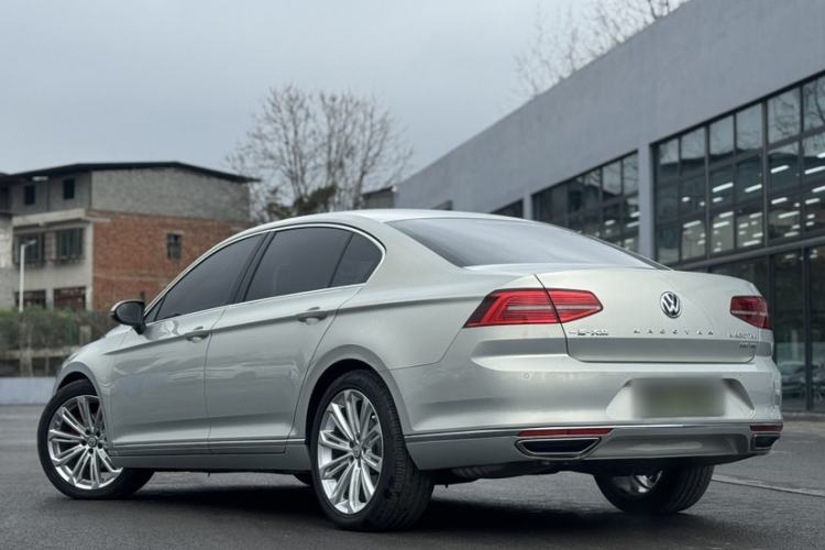 Used Volkswagen Magotan 2018 330TSI DSG Advanced Model
