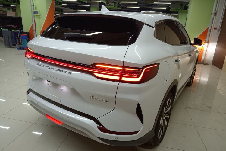 Used BYD Song PLUS New Energy 2023 Champion Edition EV 520KM Prestige Model
