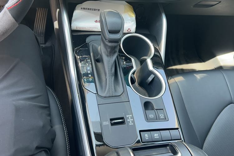 Used Toyota Highlander 2022 Dual-Engine 2.5L Two-Wheel Drive Elite Edition 5 Seats
