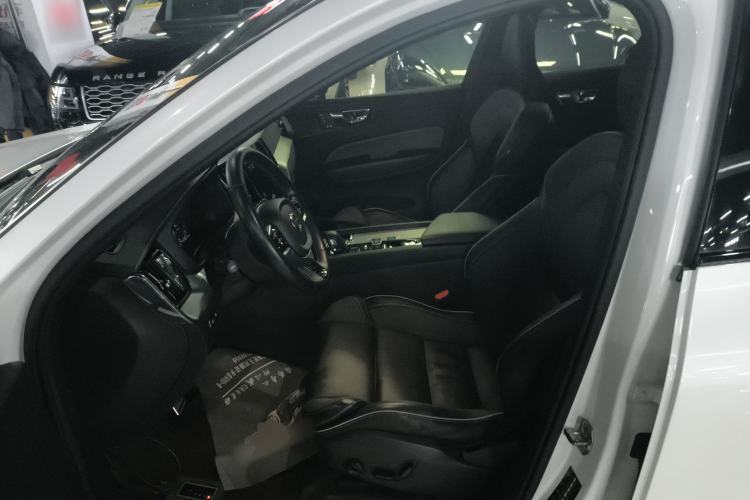 Used Volvo XC60 New Energy 2021 T8 E-Drive Hybrid Smart & Dynamic Edition