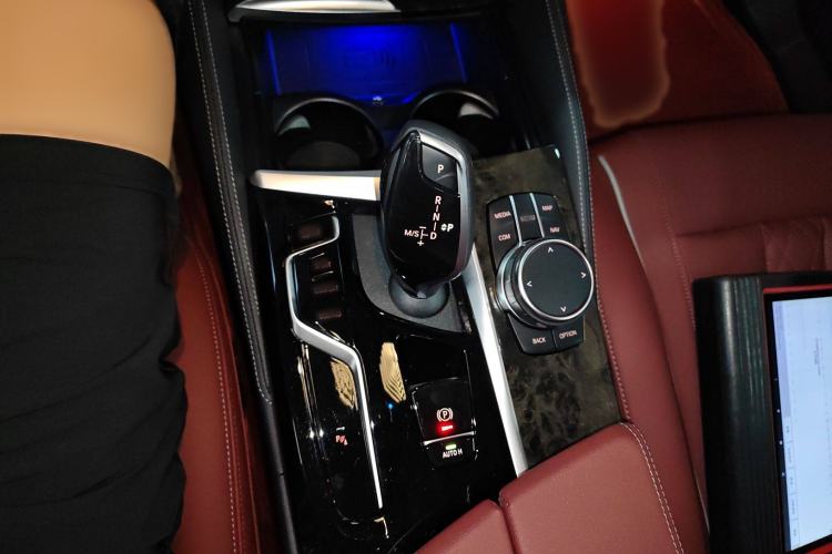 Used BMW 5 Series 2022 Second Facelift 525Li Luxury Package
