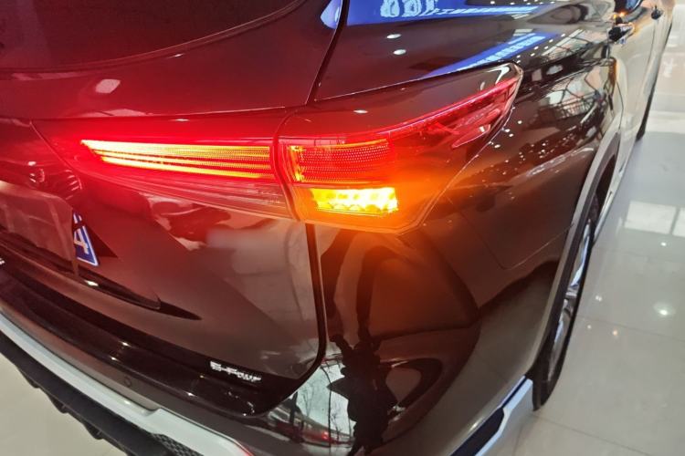 Used Toyota Highlander 2024 2.5L Smart Electric Hybrid Dual-Engine Four-Wheel Drive Prestige Version – 7 Seats
