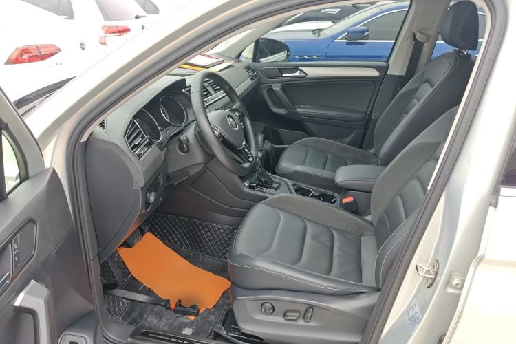 Used Volkswagen Tiguan L 2019 Revised 330TSI Automatic Two-Wheel Drive Smart & Luxury Edition China VI Standard
