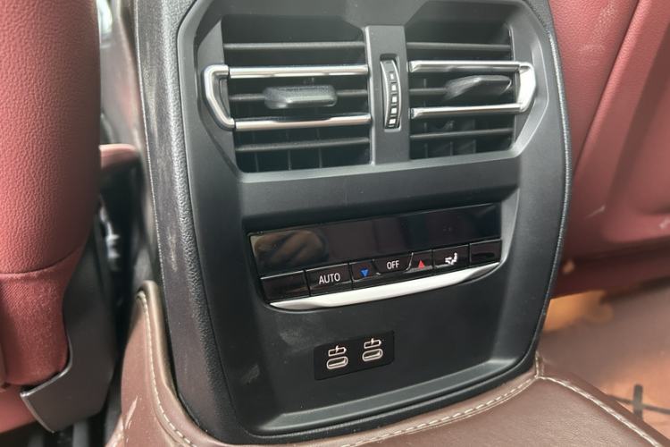 Used BMW i3 2024 eDrive 35 L
