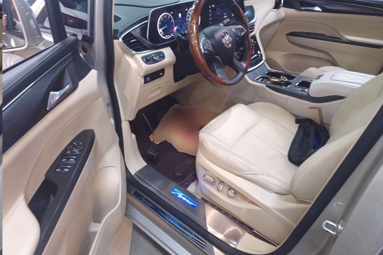 Used Buick GL8 2022 ES Landtrek 653T Luxury Edition