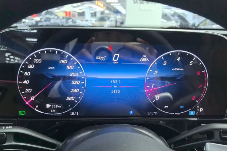 Used Mercedes-Benz E-Class 2025-Year Facelift E 260 L
