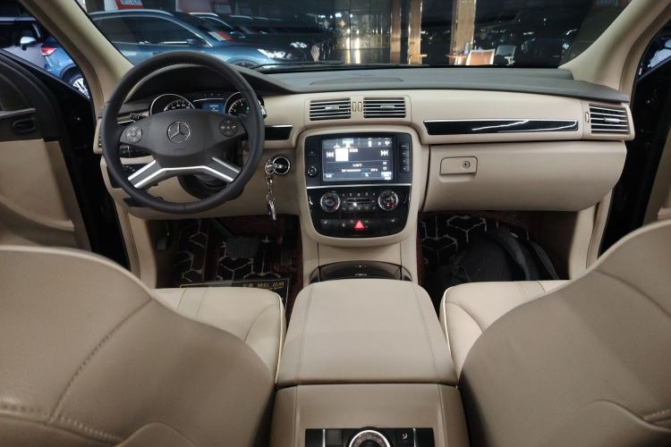 Used Mercedes-Benz R-Class 2017 R 320 4MATIC Business Edition Prestige Model