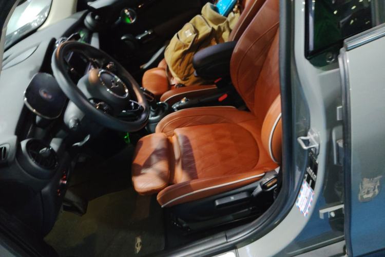 Used  MINI 2020 1.5T COOPER Artist Five-Door Edition
