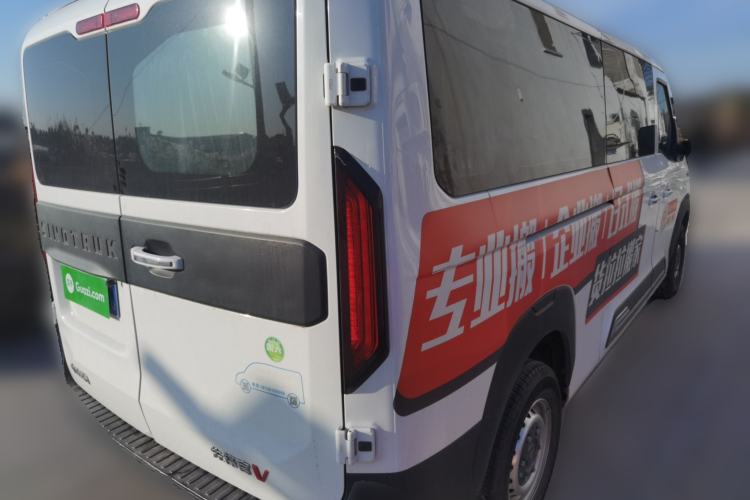 Used  Pioneer V 2024 Multi-Function Edition 2.0T Manual Mid-Roof Low-Profile