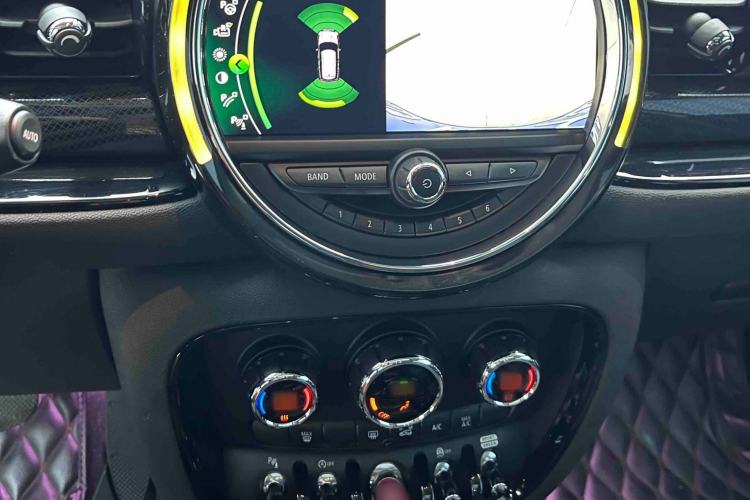 Used  Clubman 2021 1.5T COOPER Connoisseur
