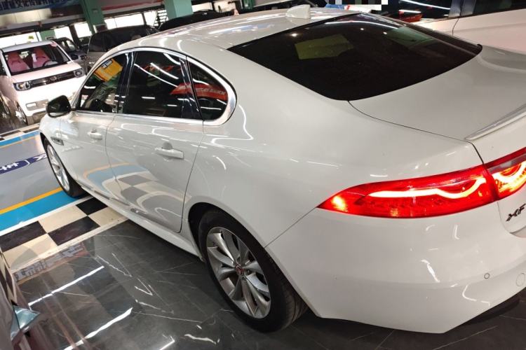 Used Jaguar XF 2016 XF 2.0T Two-Wheel-Drive R-Sport Sport Edition
