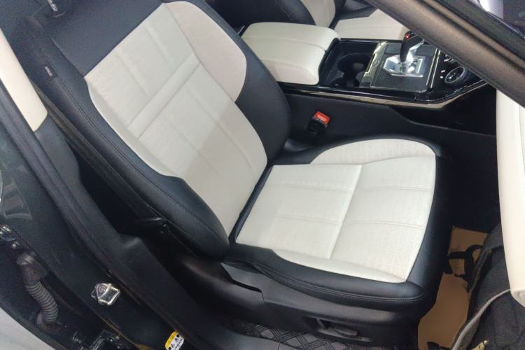 Used Land Rover Range Rover Evoque 2021 Range Rover Velar L 249PS R-Dynamic First Edition
