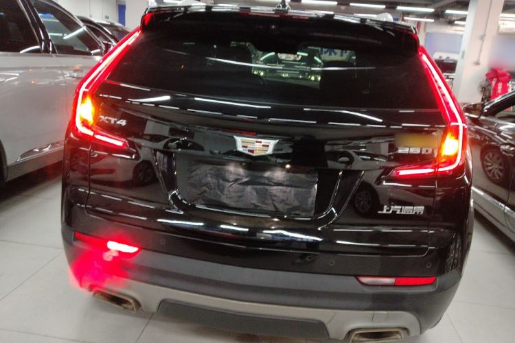 Used Cadillac XT4 2020 28T Two-Wheel-Drive Leading Version
