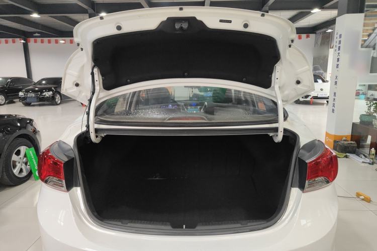 Used Hyundai Elantra (5th Generation / Langdong) 2015 1.6L Automatic Fashion Model
