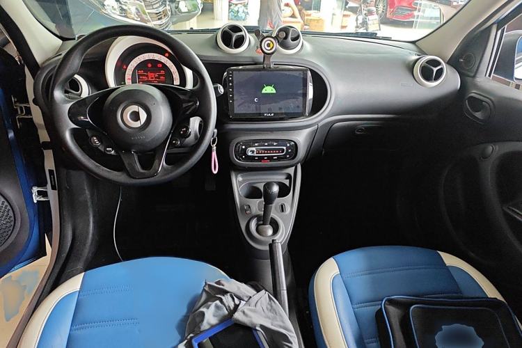 Used  forfour 2016 1.0L 52 kW Dynamic Edition
