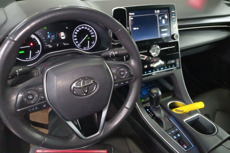 Used Toyota Avalon 2019 Dual-Engine 2.5L XLE Prestige Version China VI Standard
