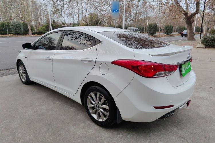 Used Hyundai Elantra 2015 1.6L Manual Fashion Edition
