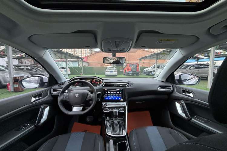 Used Peugeot 308 2018 1.6L Automatic Luxury Edition
