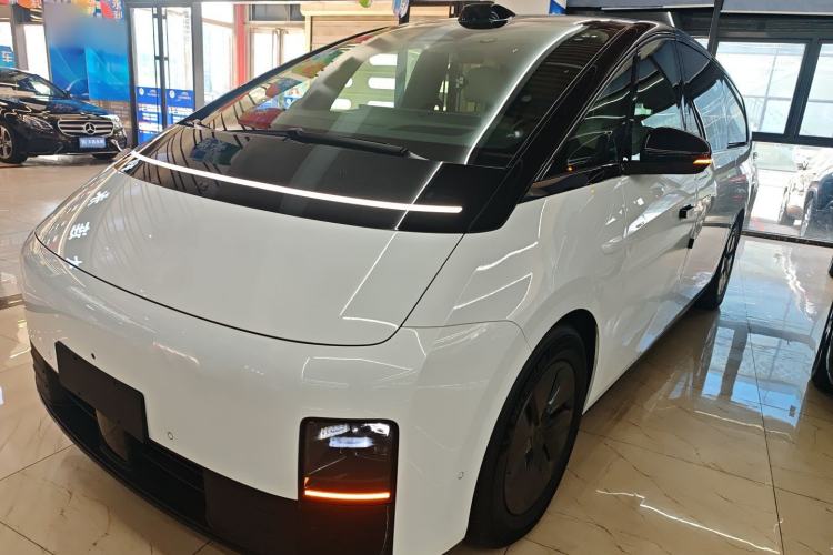 Used Li Auto MEGA 2024 Ultra Model
