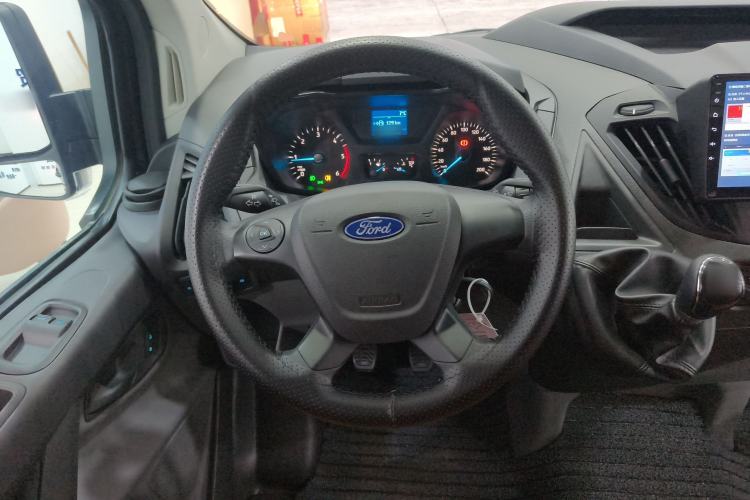Used Ford Transit 2019 2.0T Diesel Multi-Purpose Commercial Vehicle Mid-Drive Mid-Roof 6-Seater China VI Standard

