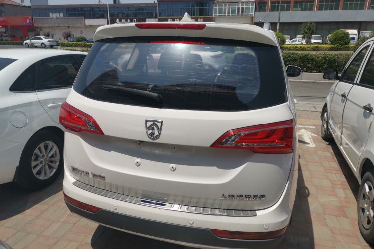 Used Baojun 730 2017 1.5T DCT Flagship Model 7 Seats China V Emission Standard
