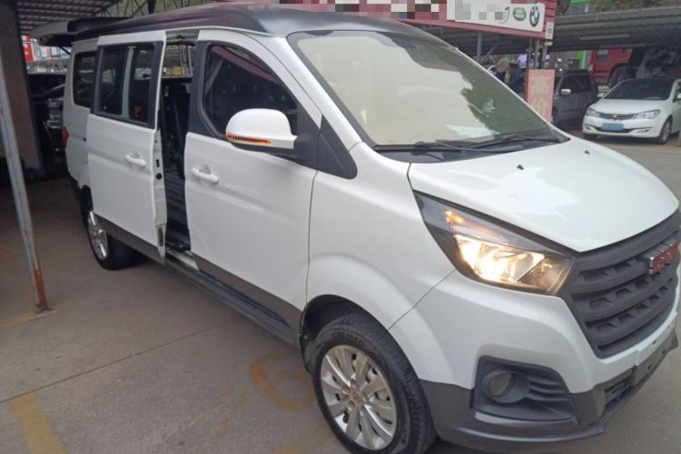 Used Jinbei Gold Hiace M Classic 2022 1.5L Travel Lion Passenger Van 6 Seats
