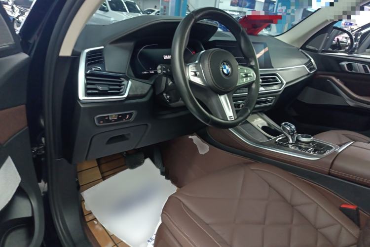 Used BMW X5 2022 Restyled xDrive 30Li Luxury Version M Sport Package
