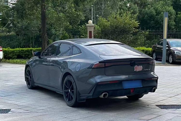 Used Changan UNI-V 2022 1.5T Prestige Version
