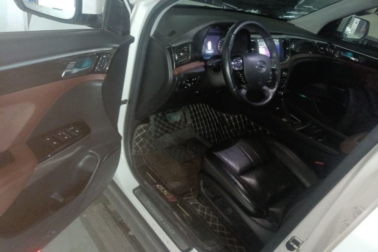 Used GAC Trumpchi GS8 2017 320T Two-Wheel Drive Luxury Smart Connectivity Version (7 Seats)
