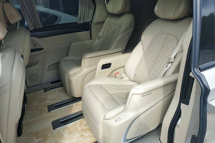 Used Buick GL8 2022 ES Land Cruiser 653T Luxury Model
